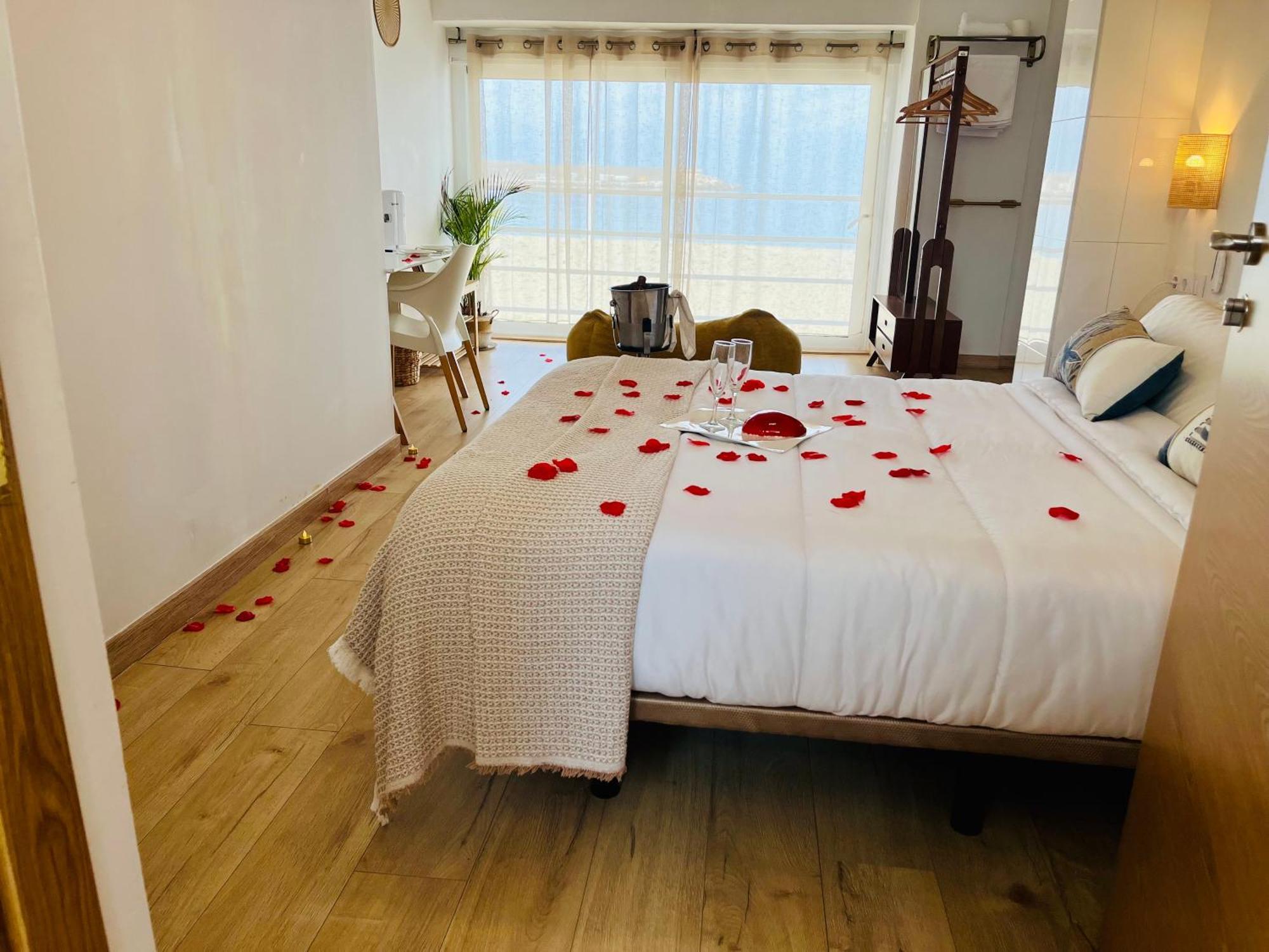 Hostal Playa Dreams Nautico Adults Гарруча Екстер'єр фото